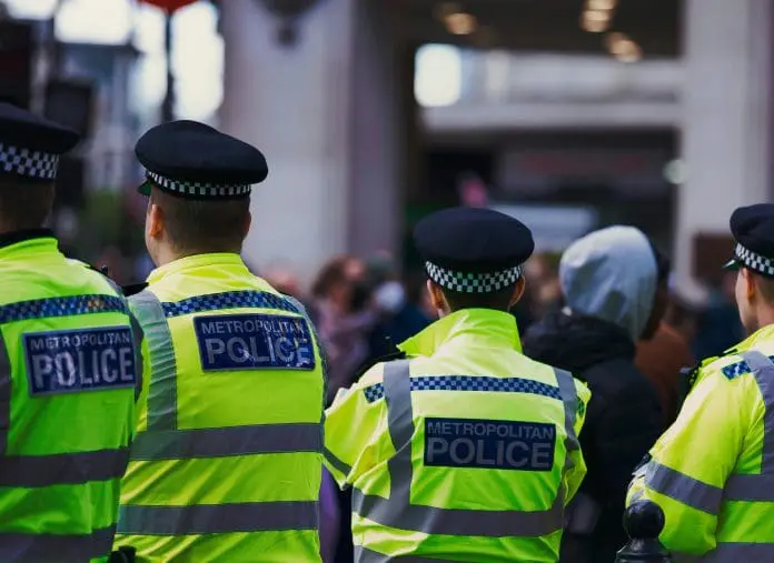 crime-police-officers-on-duty